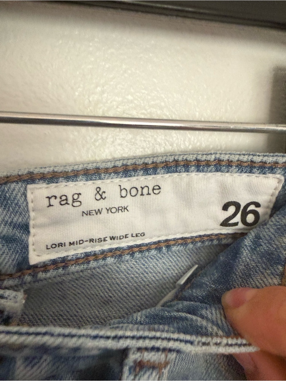 Rag & Bone Jeans Lori Mid-Rise Wide Leg in Light Acid Wash - Picture 6 of 9